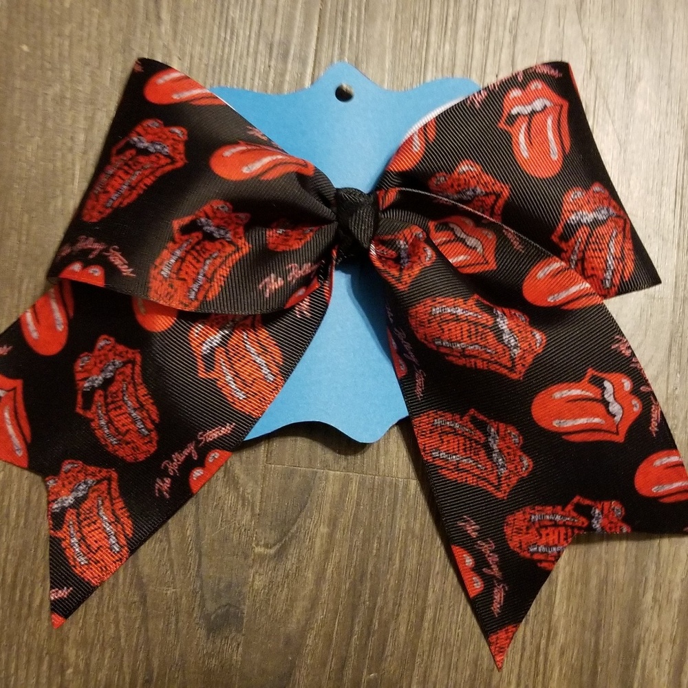 Rolling stones cheer bow